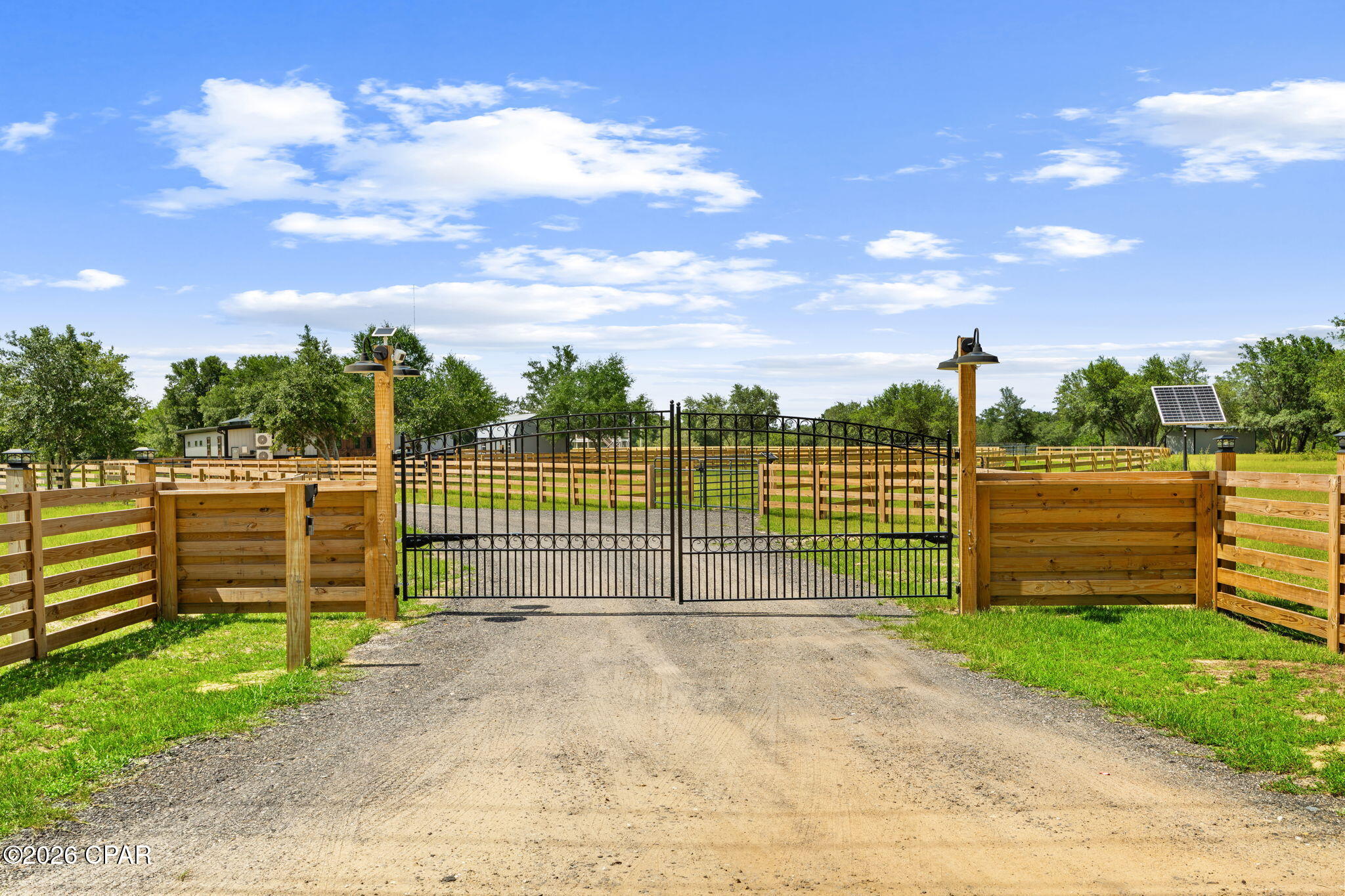 9325 Silver Lake Road — photo
