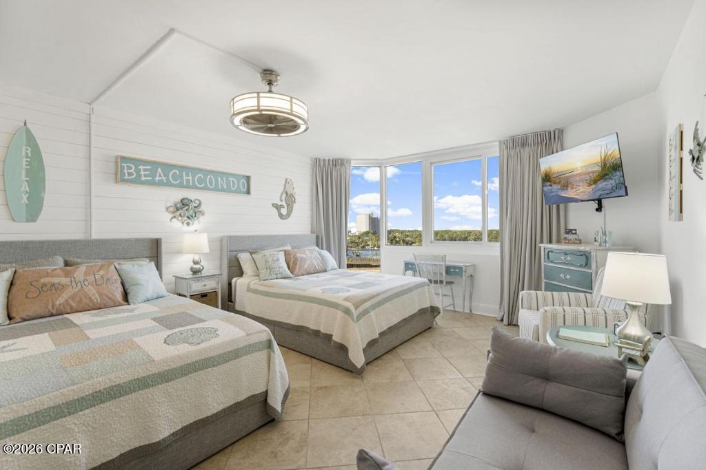 8817 S Thomas Drive a804 — photo