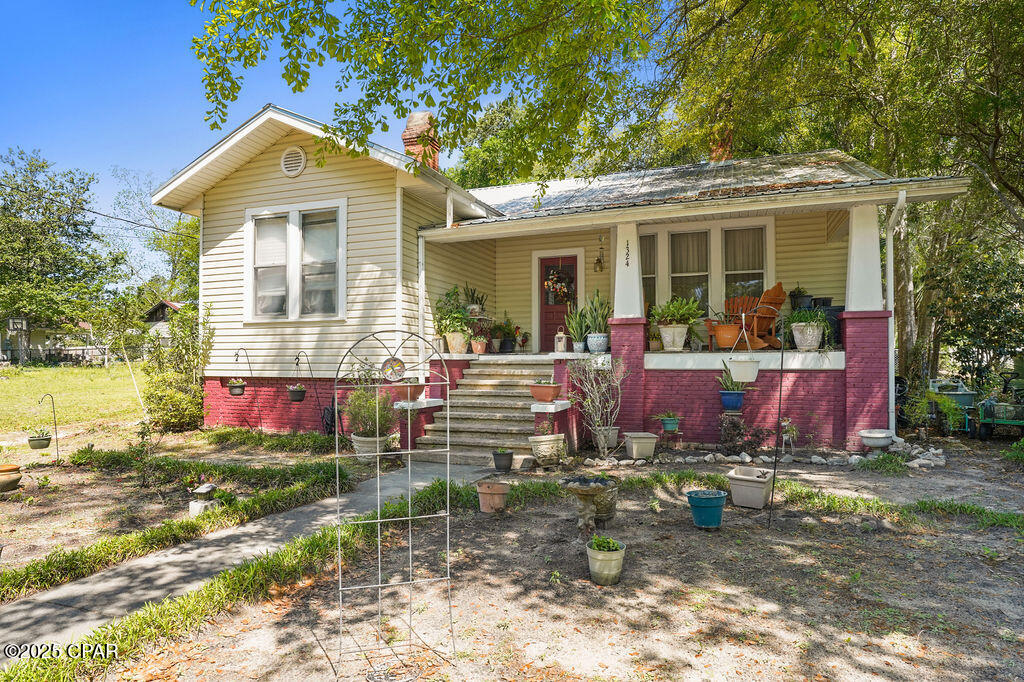 1324 Coggin Avenue — photo