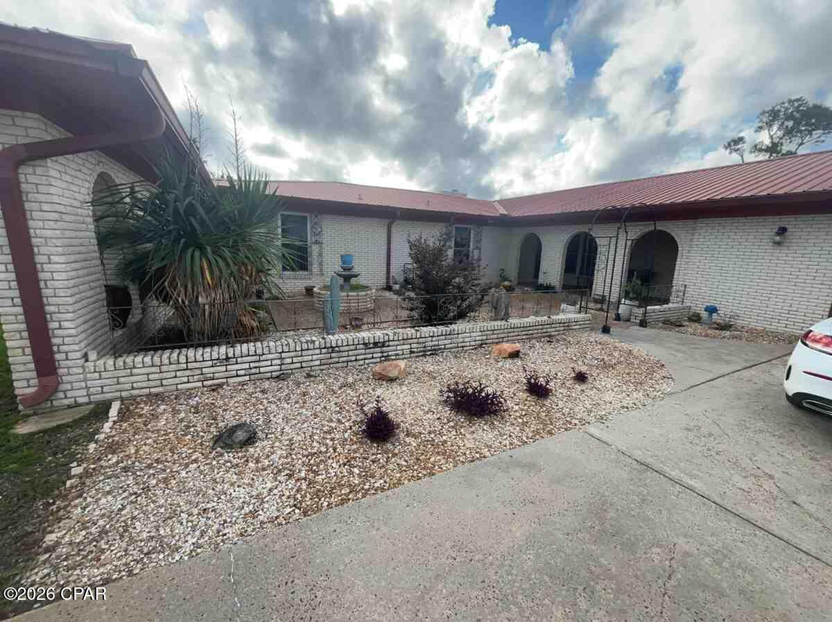 6715 Fox Lake Drive — photo