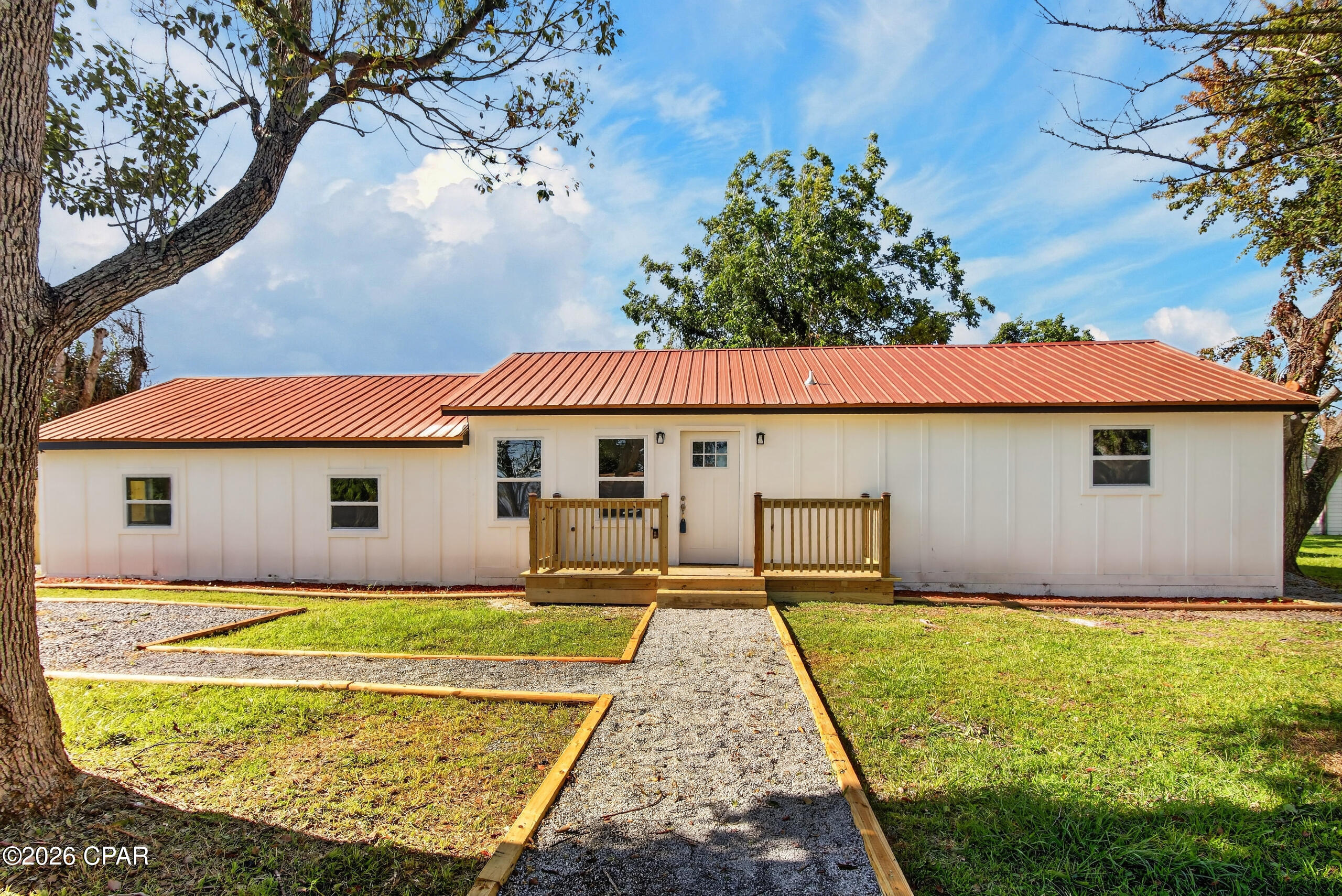 5012 Lake Drive — photo