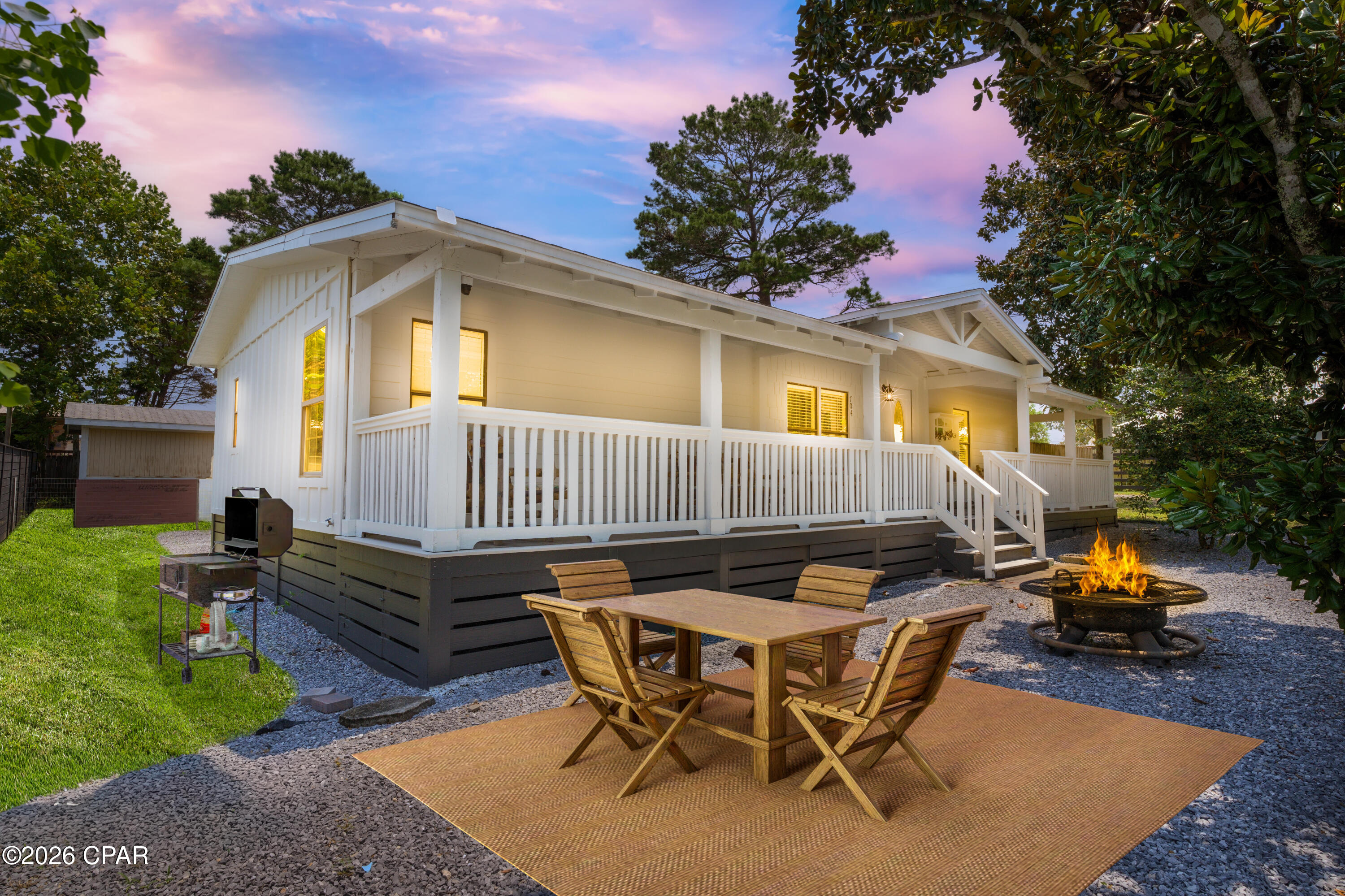 704 Gulf View Drive — photo