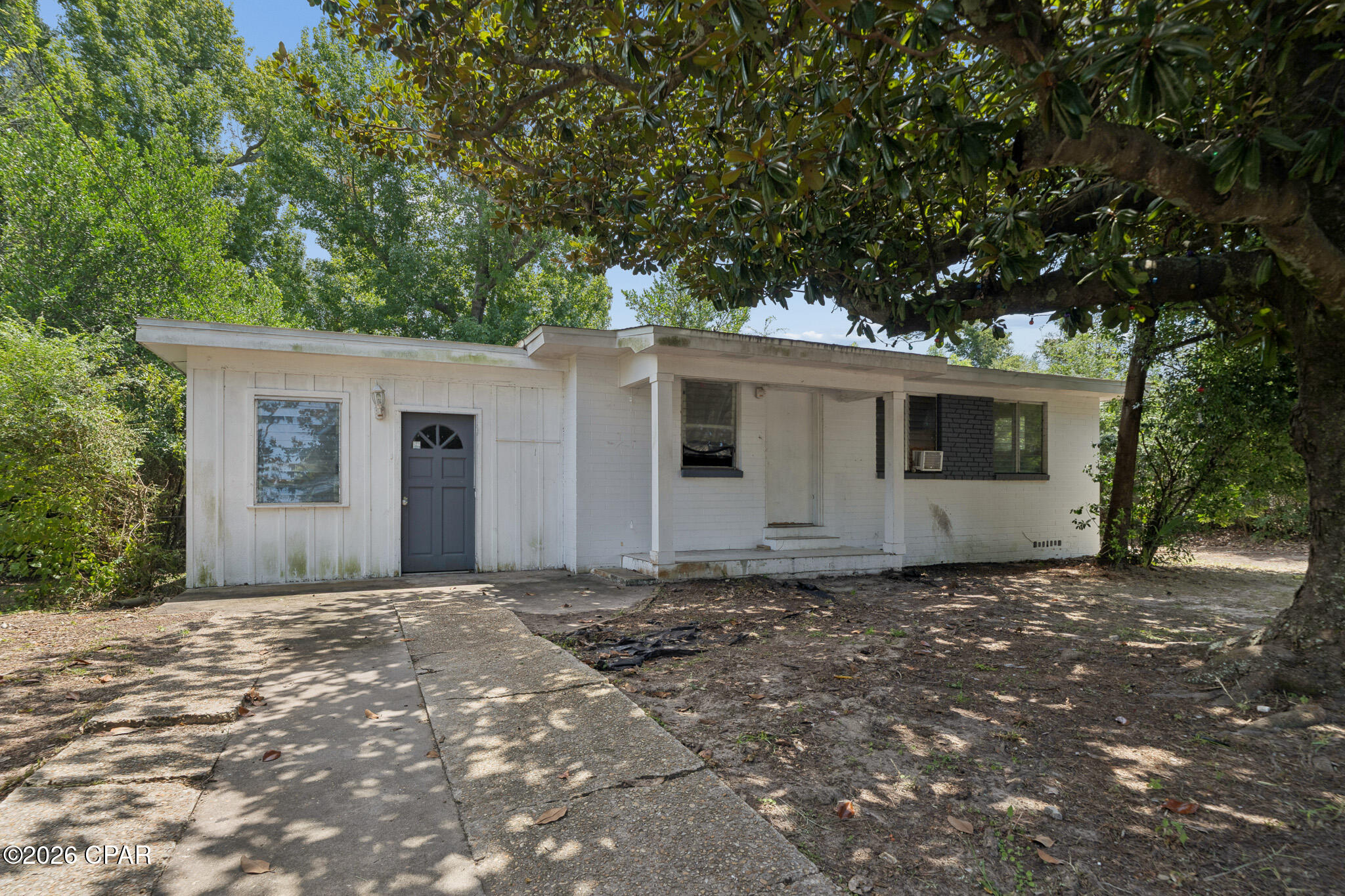 2208 Edgewood Drive — photo
