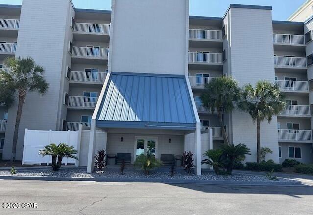 6213 Thomas Drive 305 — photo