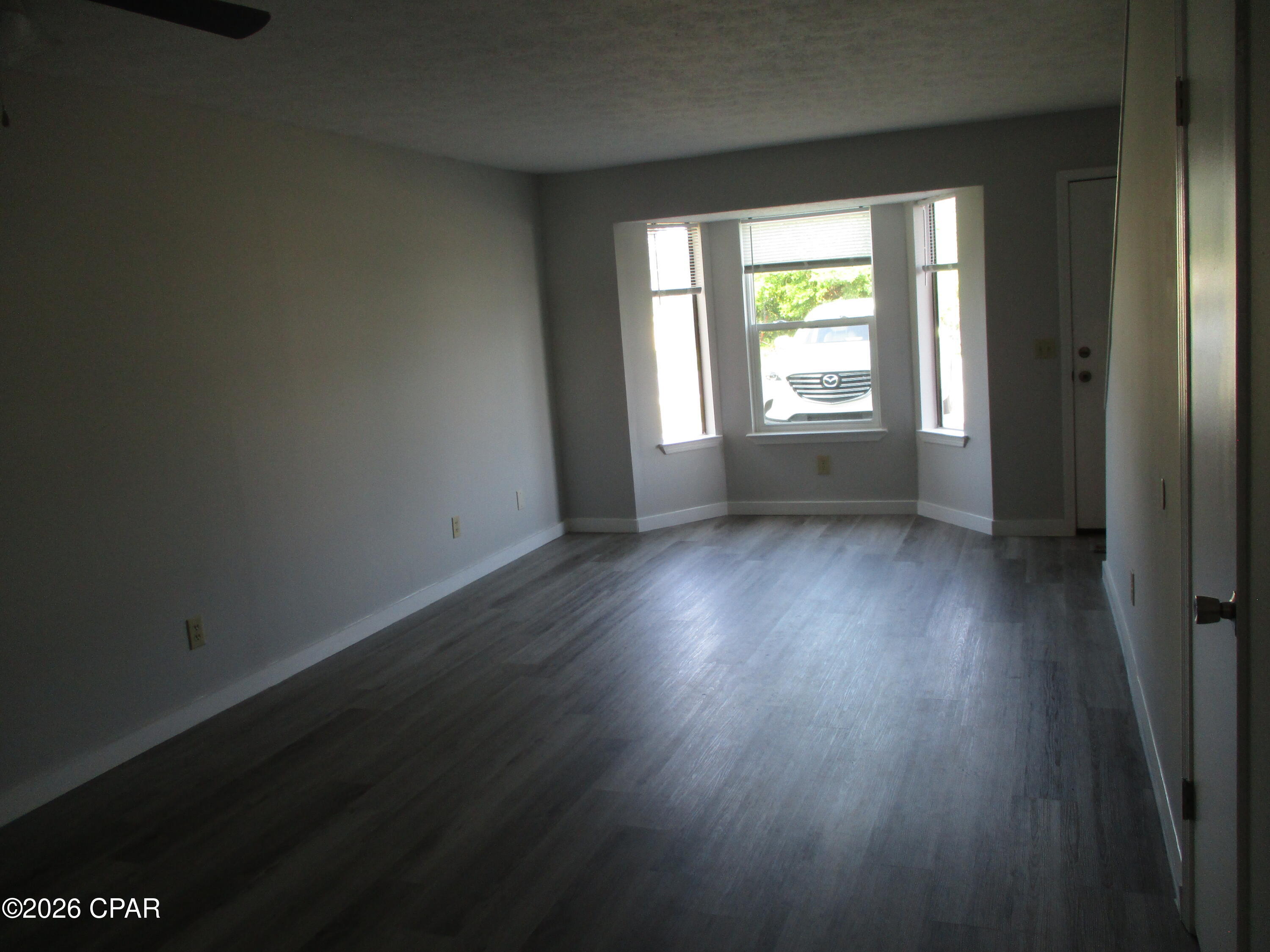 1220 Stephen Drive 1 — photo
