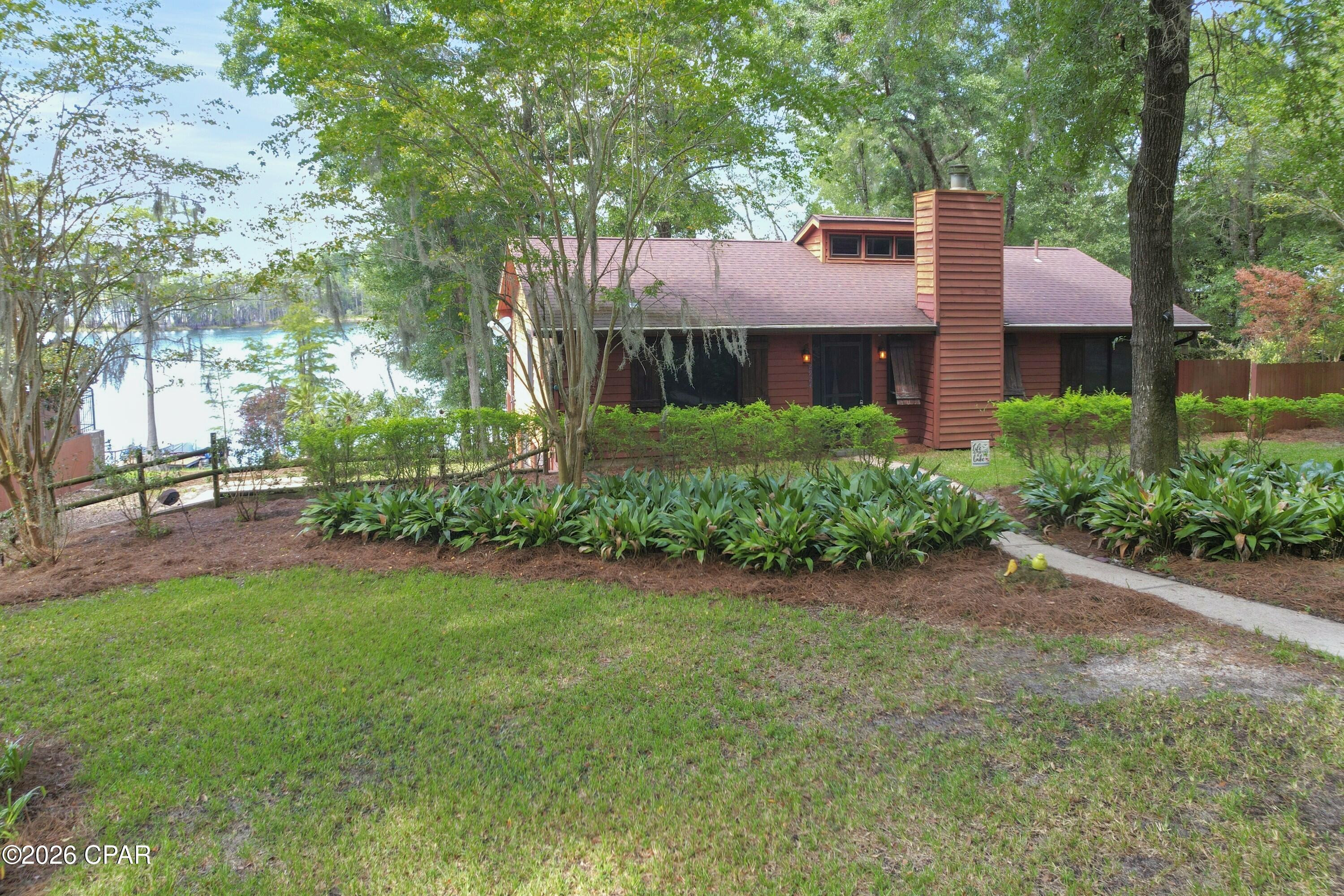 2924 Paradise Lakes Road — photo