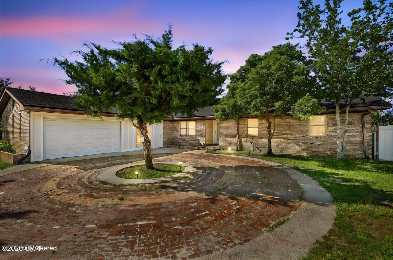 205 Greenwood Drive — photo