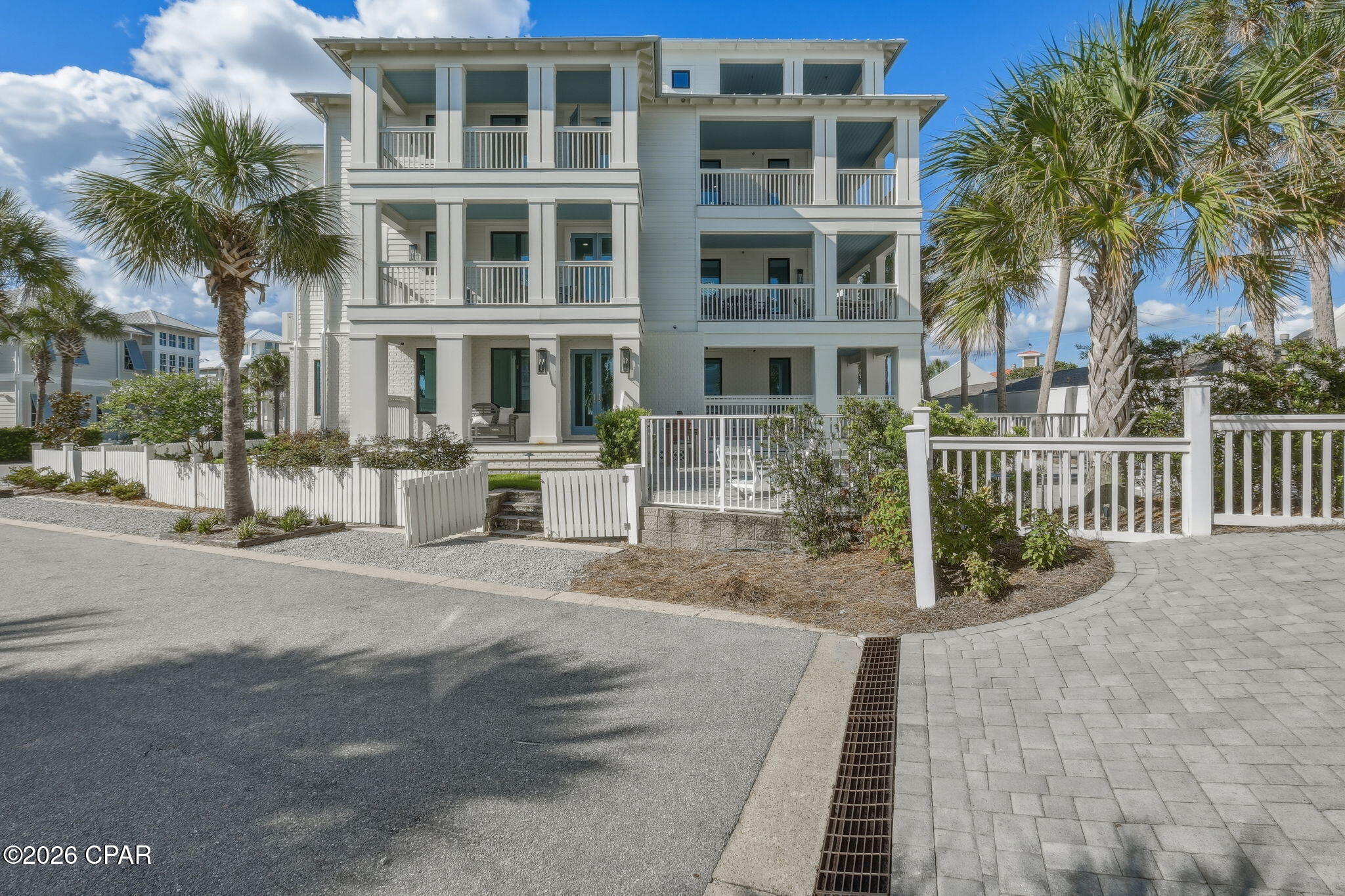 515 Beachside Gardens — photo