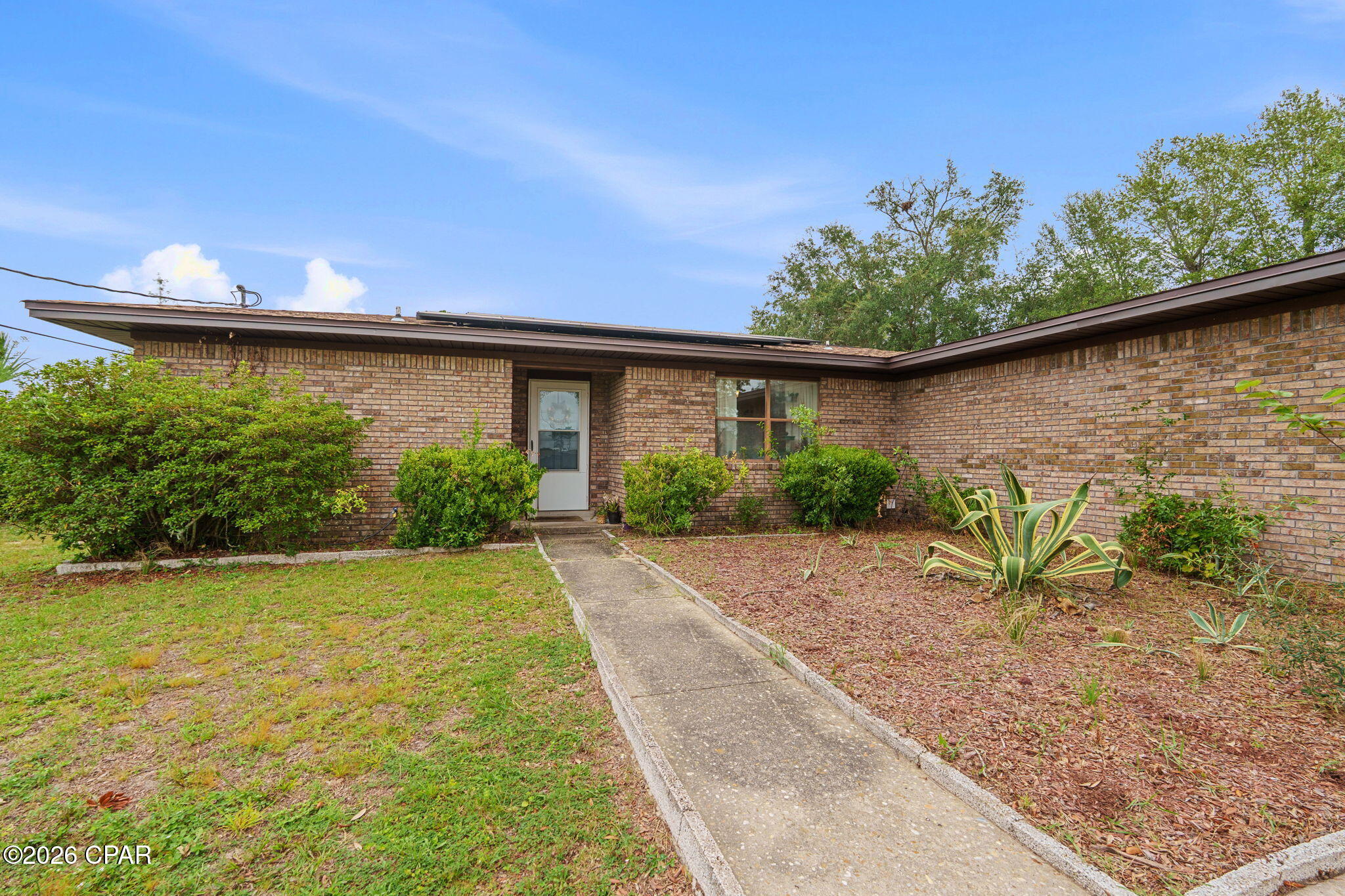 5721 Howard Road — photo