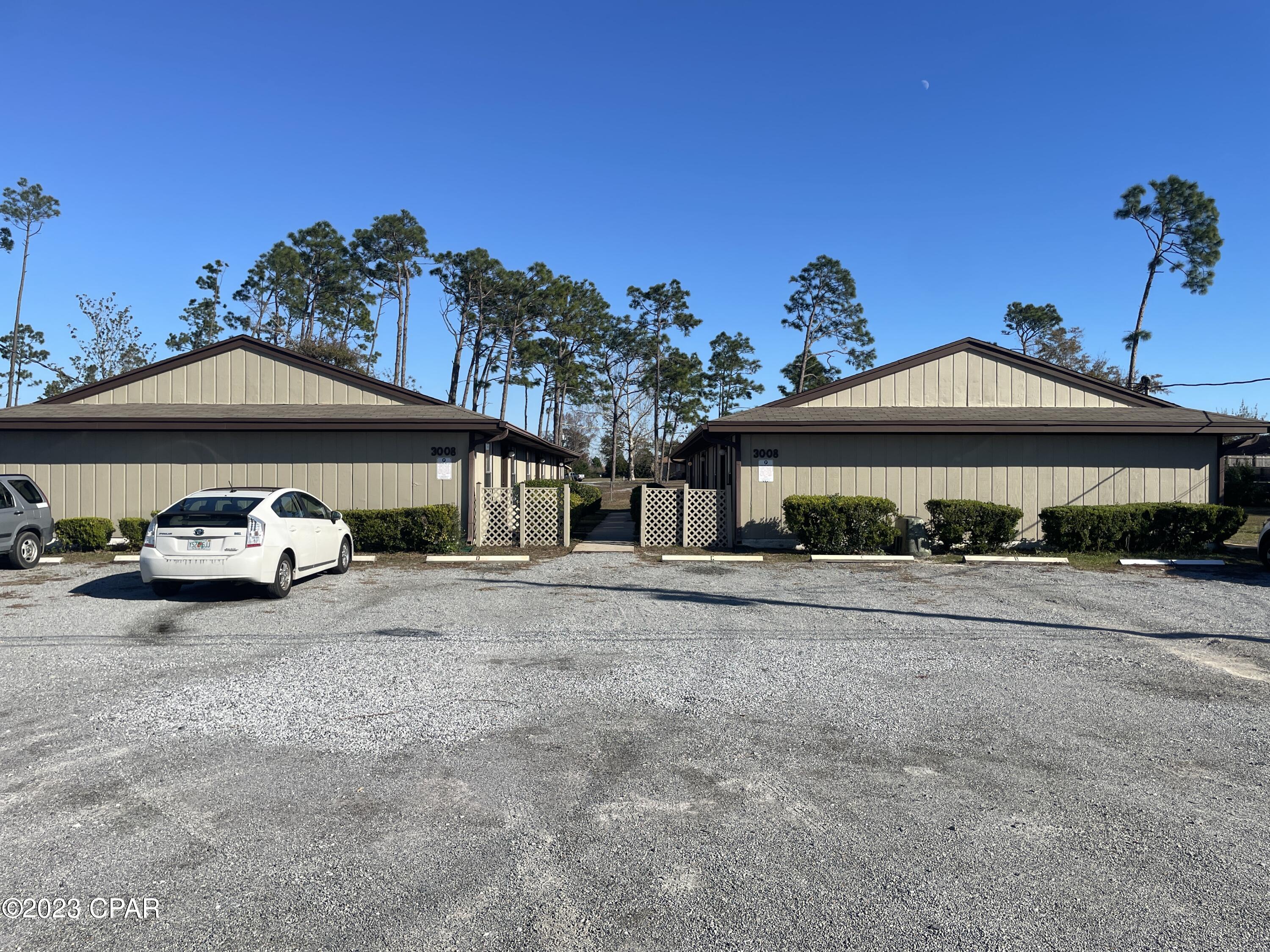 3008 Stanford Road Unit B — photo