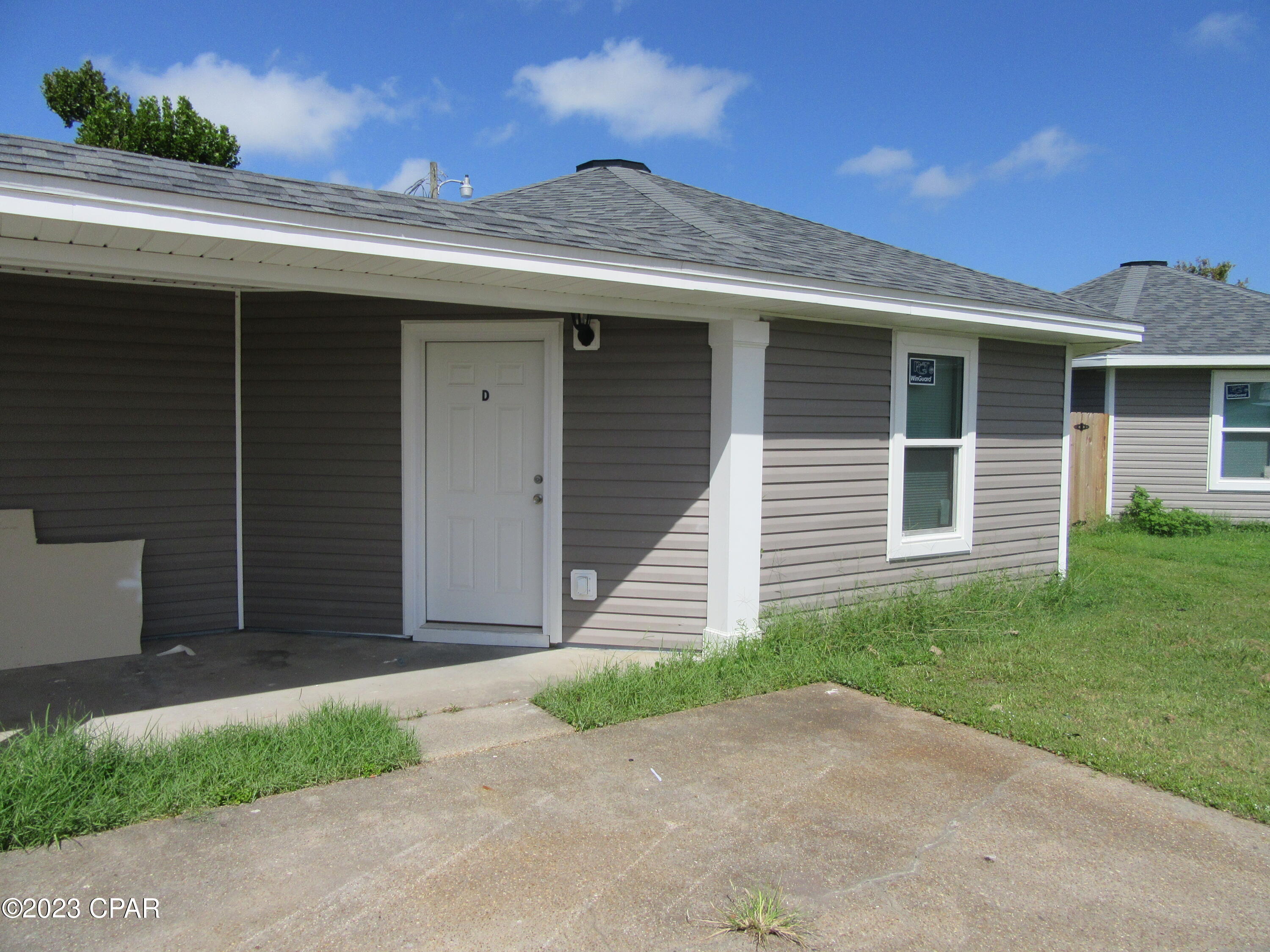 1302 Grace Avenue Unit C — photo