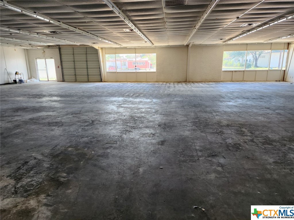 807 E Main, Eagle Lake, TX 77434 — photo 2