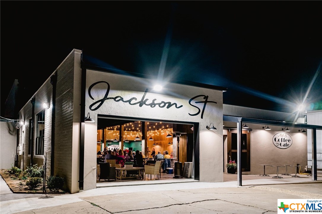 711 W Jackson Street — photo