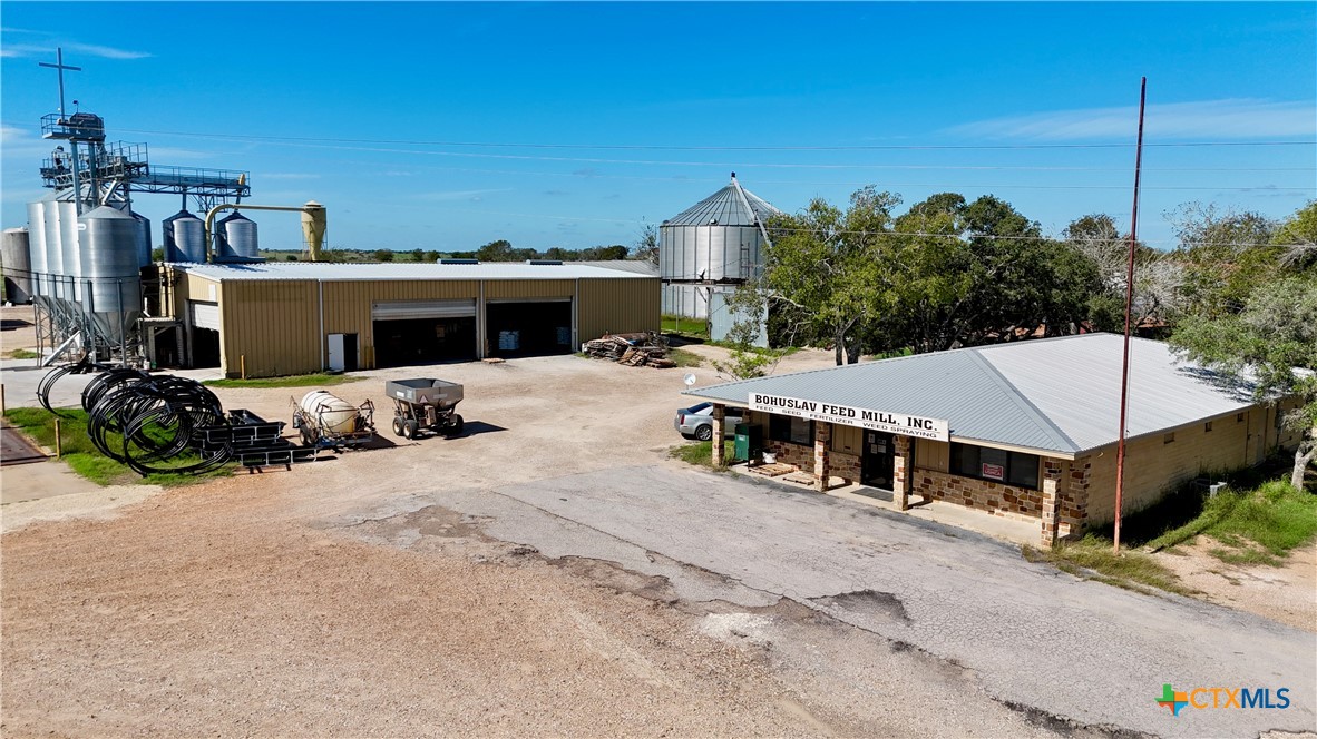 6022 FM 532 — photo