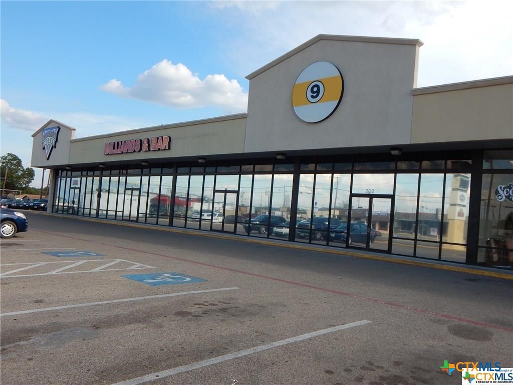202 E Veterans Memorial Boulevard — photo