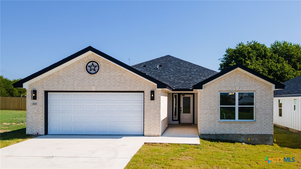 2115 Blackhawk Loop — photo