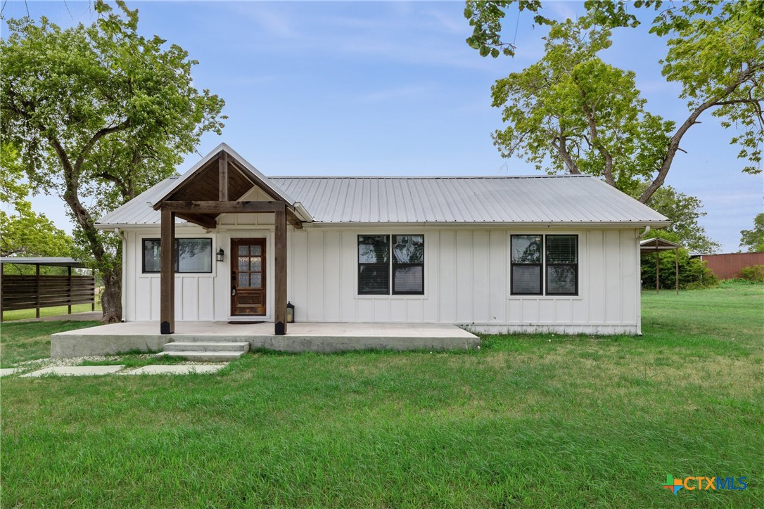 5530 US Highway 90a — photo