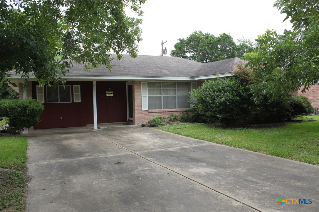 1610 Bexar Avenue — photo