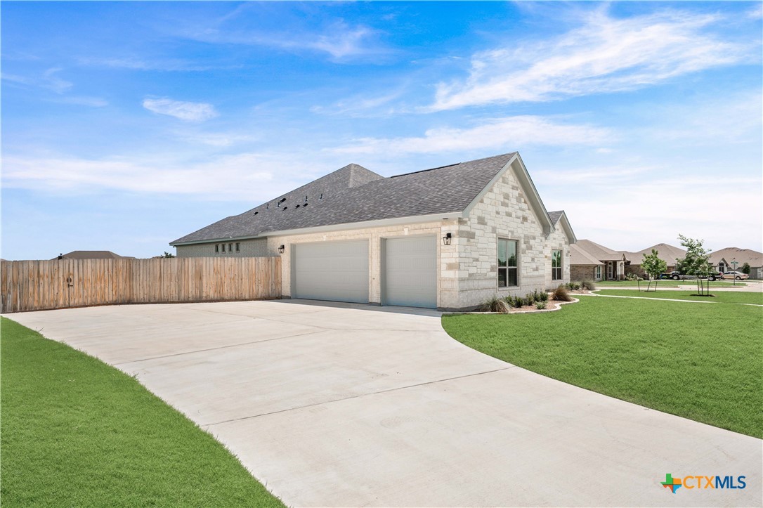 405 Willow, Troy, TX 76579 — photo 2