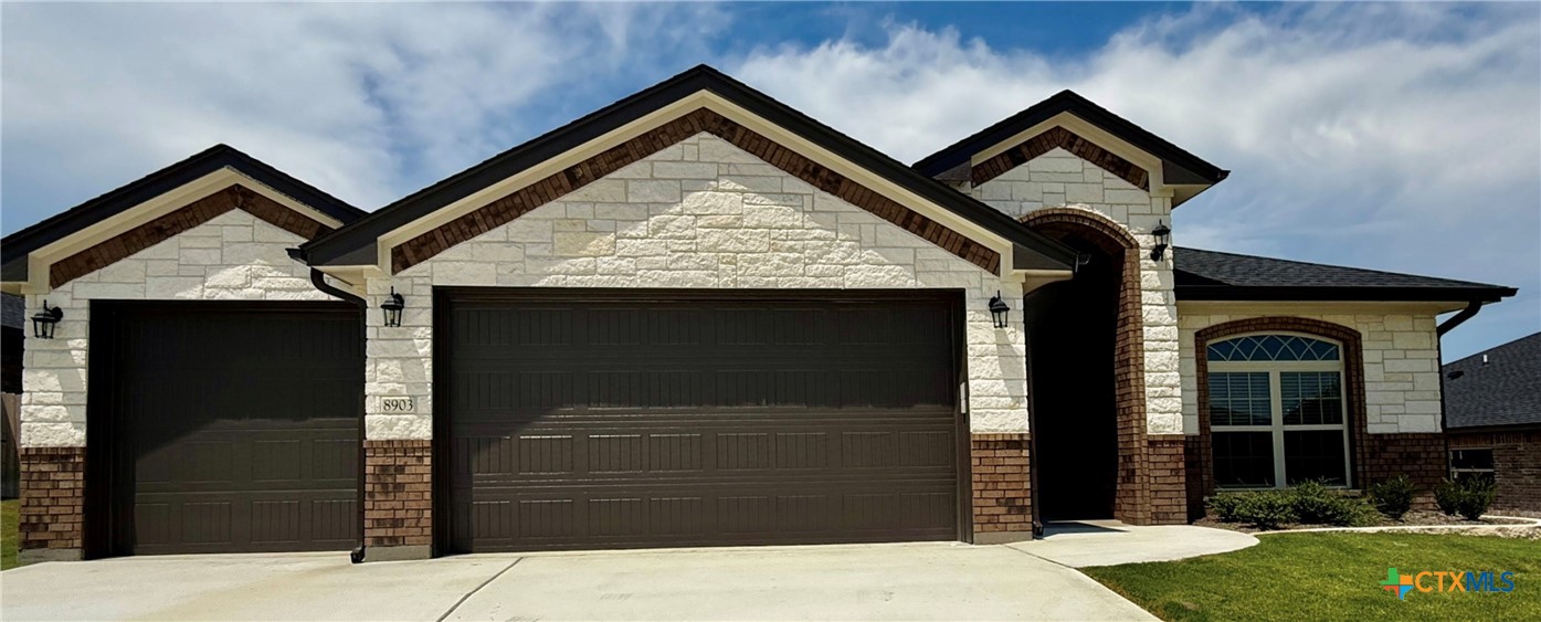 8903 Ridge Crest Drive — photo