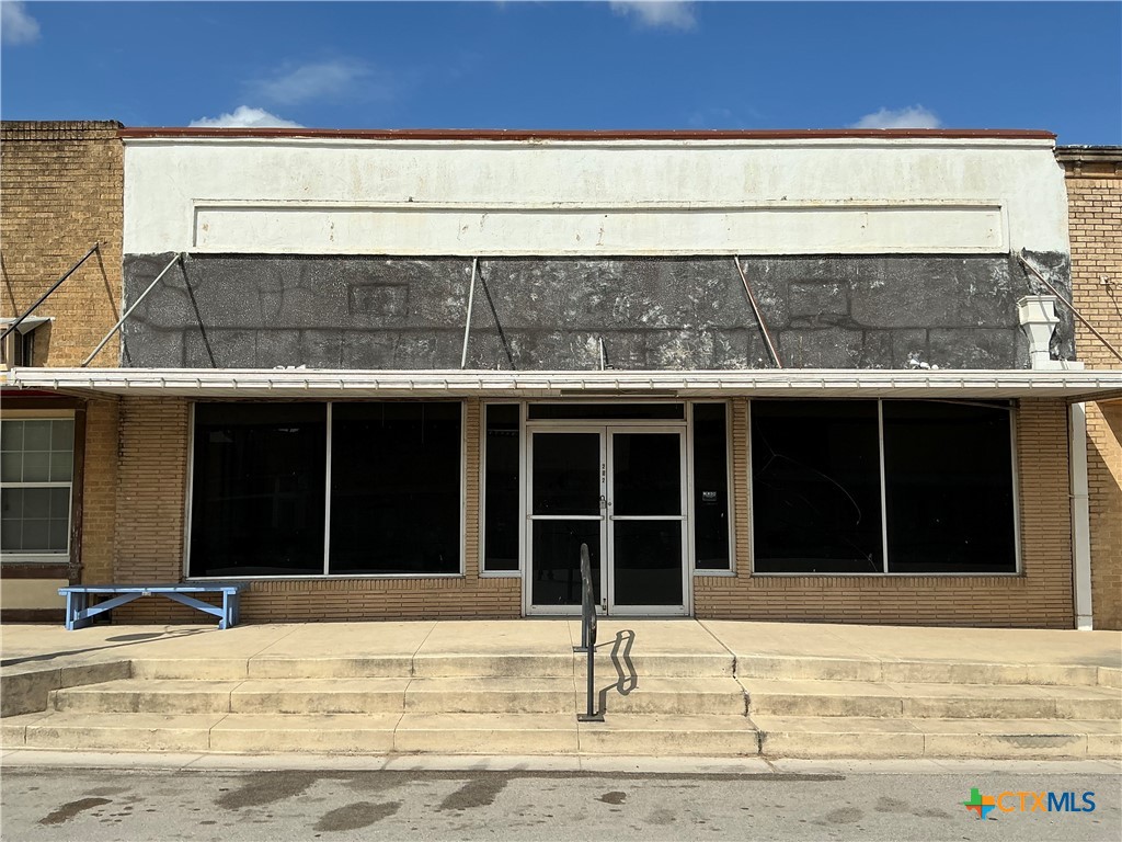 212 N Nixon Avenue — photo
