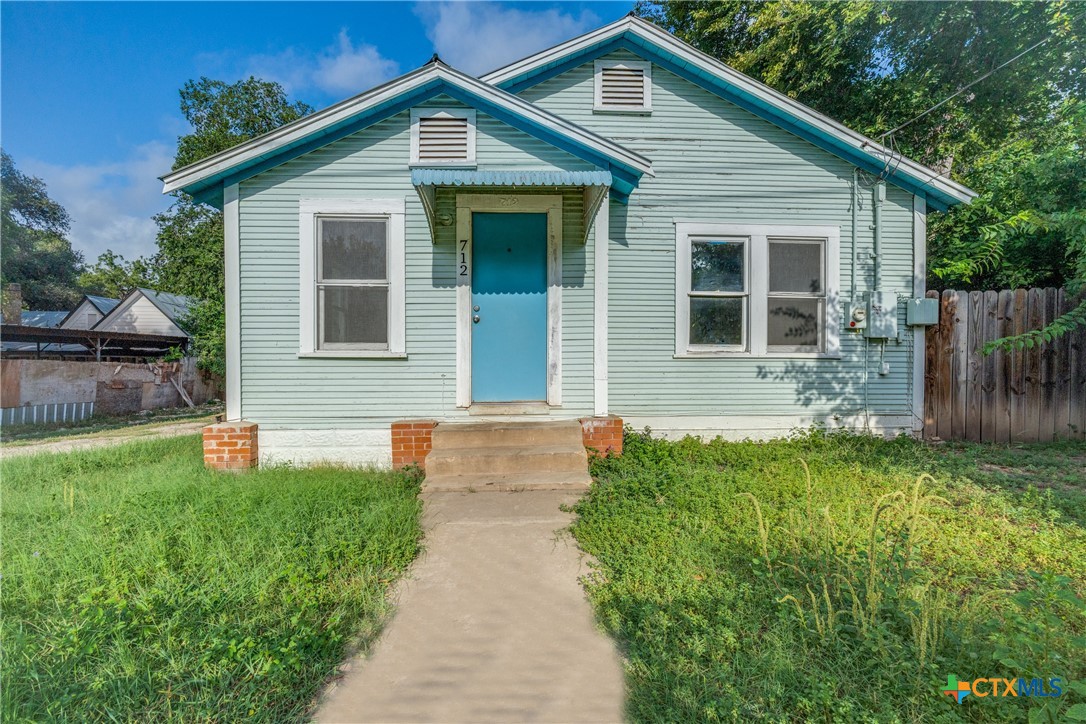 712 S Austin Street — photo