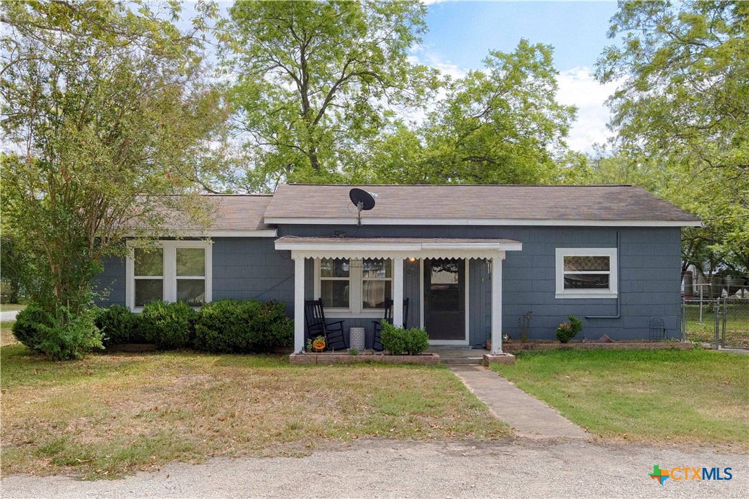 401 W Live Oak and 504 S Pecan Street — photo