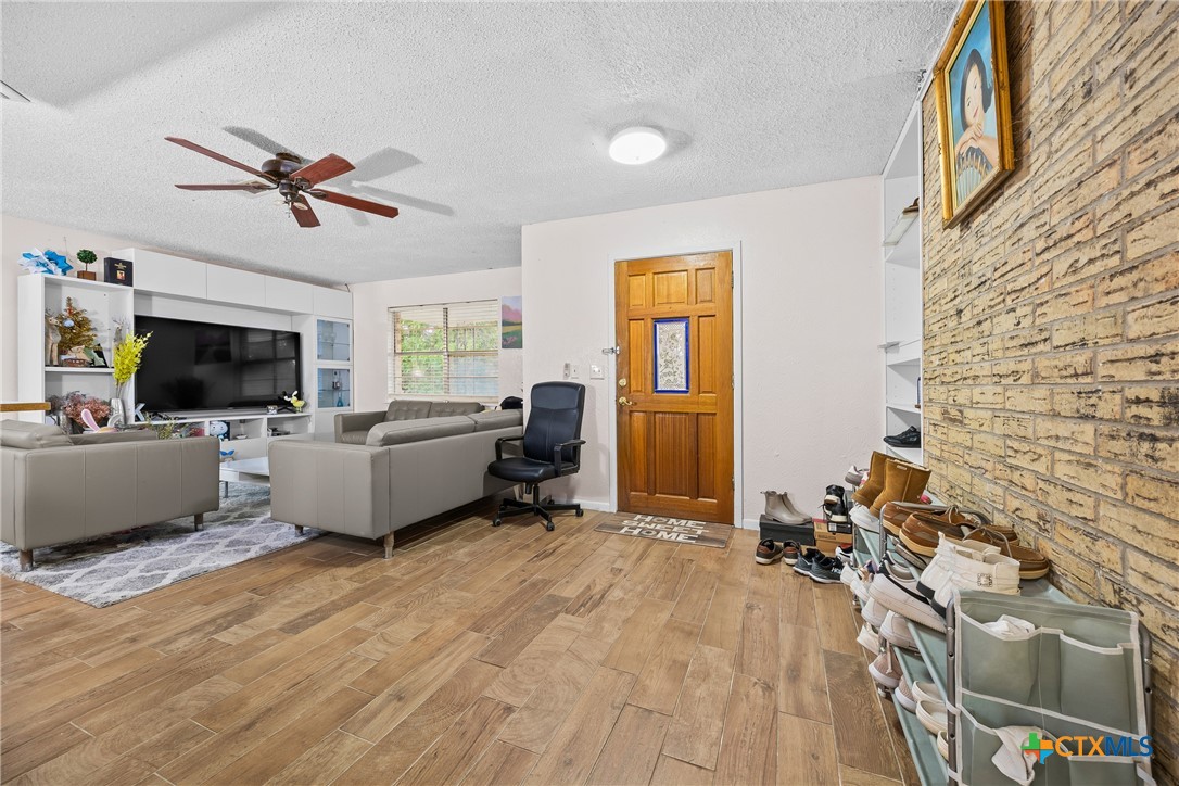 243 County Road 4314 — photo