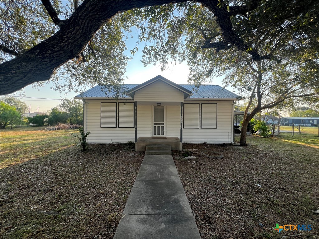 1009 Oak Street — photo