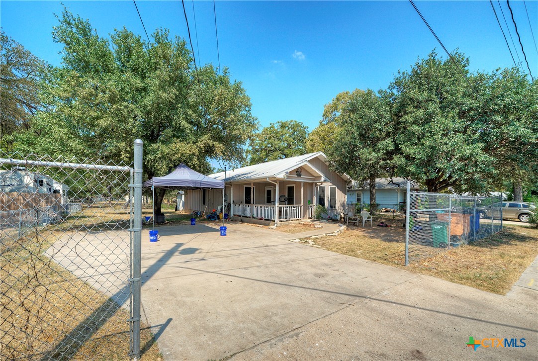 604 Vargas Road — photo