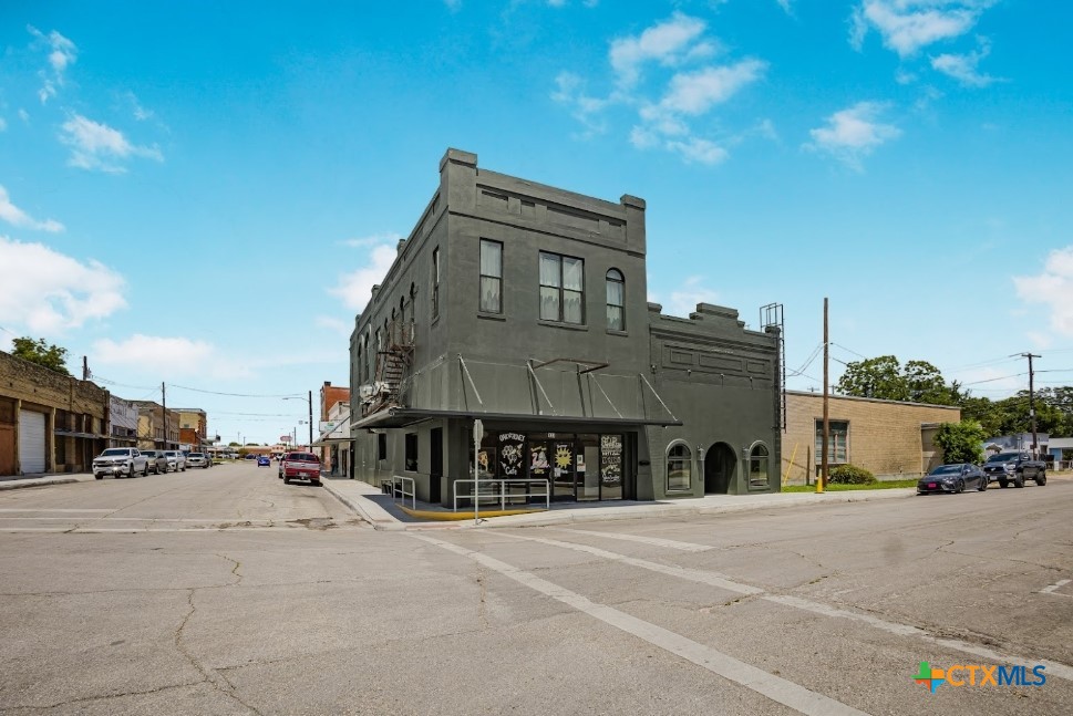 123 W May Street — photo