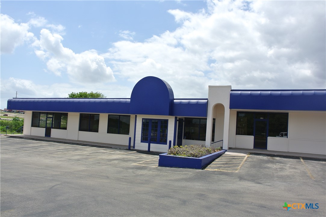 2301 E Central Texas Expressway 105 — photo