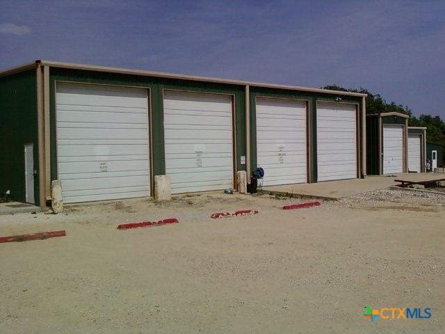 7401 S IH 35 — photo