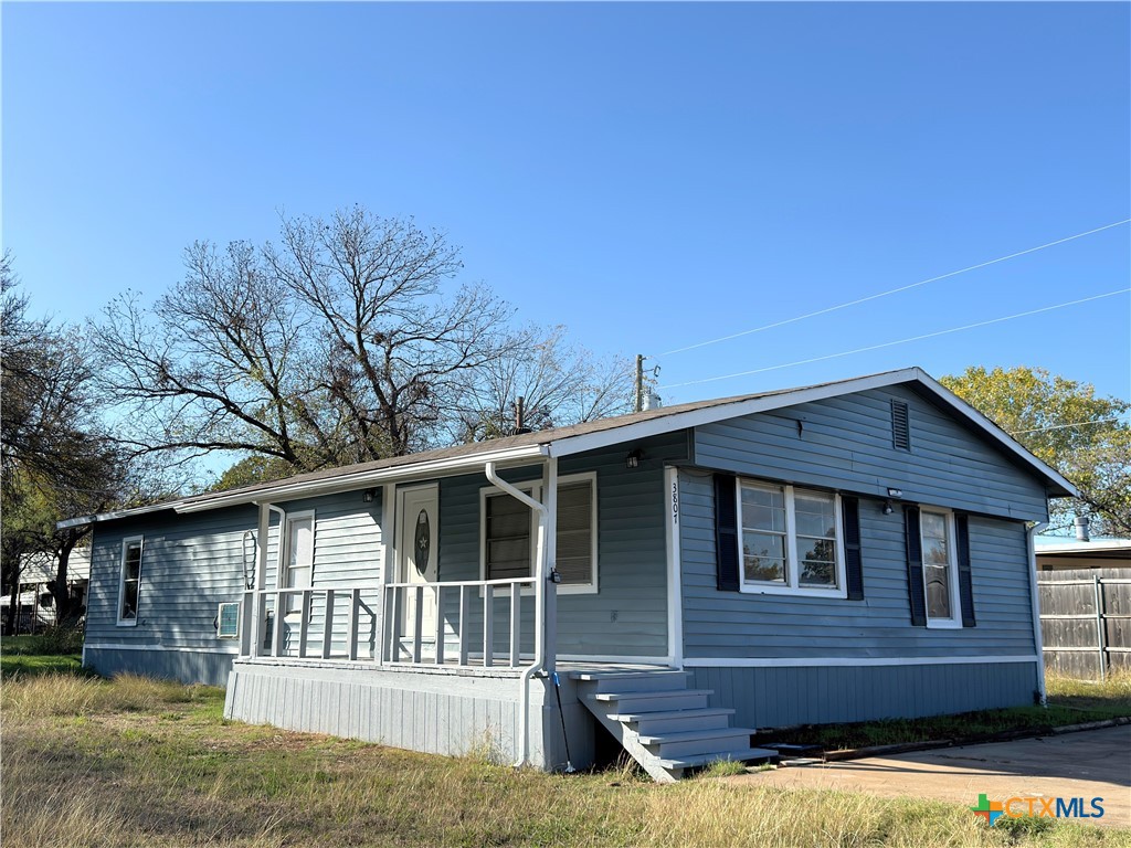 3807 Lands End Court — photo