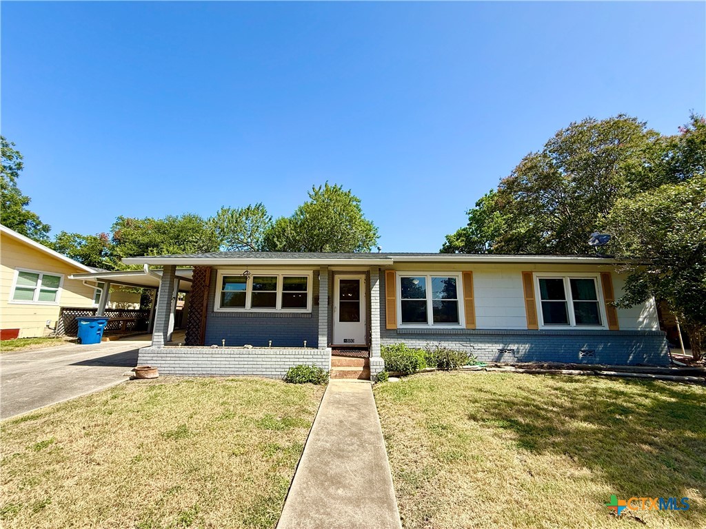 880 W Merriweather Street — photo