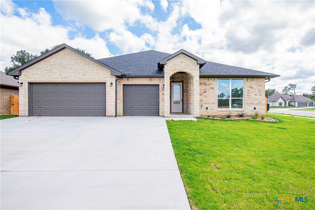 1301 Rylee Lane — photo