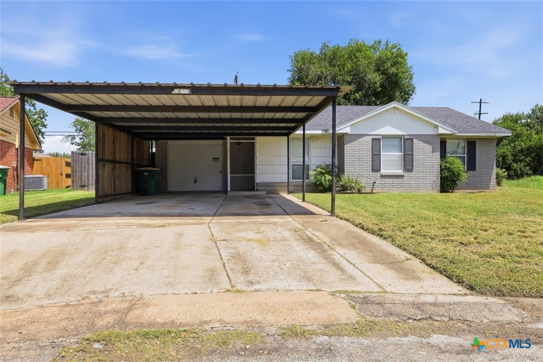 1612 Alamo Drive — photo