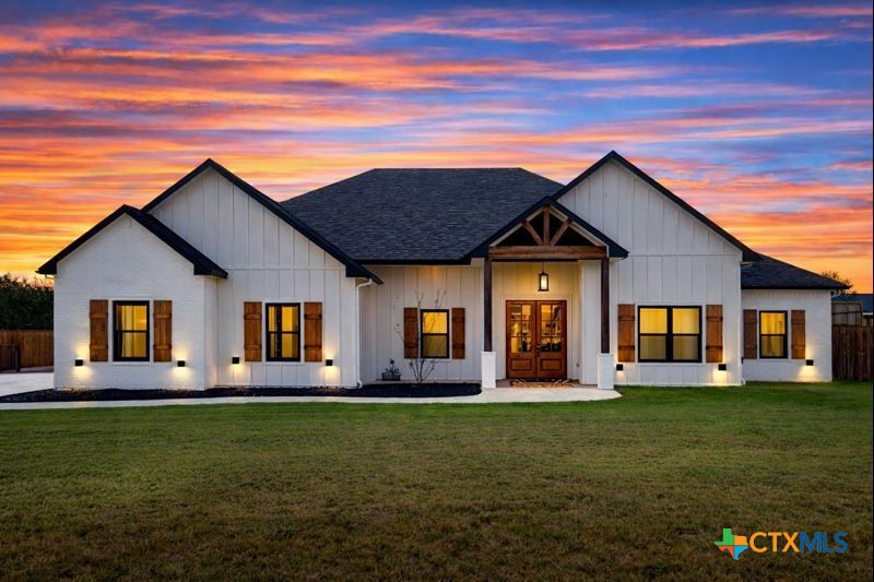 209 Comanche Drive — photo