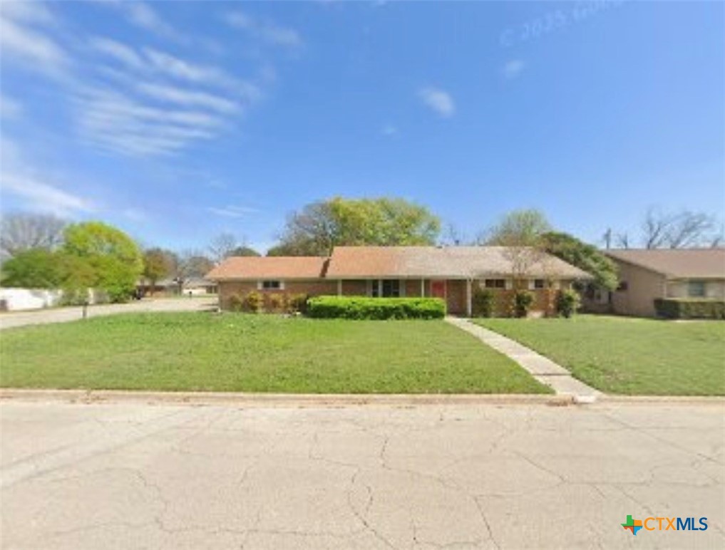 2000 Prather Drive — photo