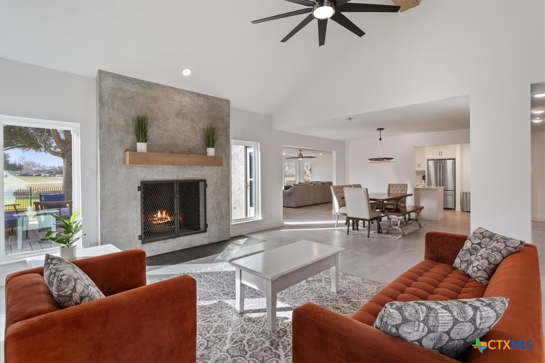 3415 Chisholm Trail — photo