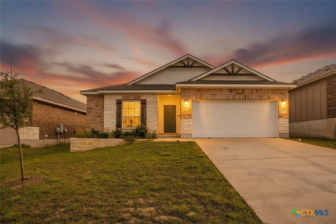 2208 Chia Court — photo