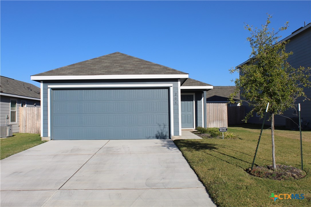205 Marty Allen Loop — photo