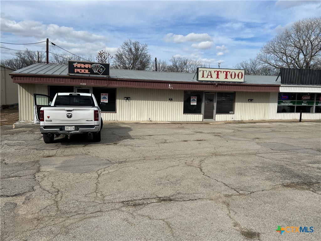 1541 E Business 190 — photo