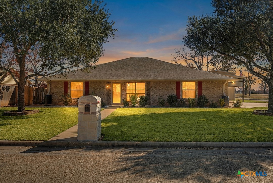 1601 Sunset Circle — photo