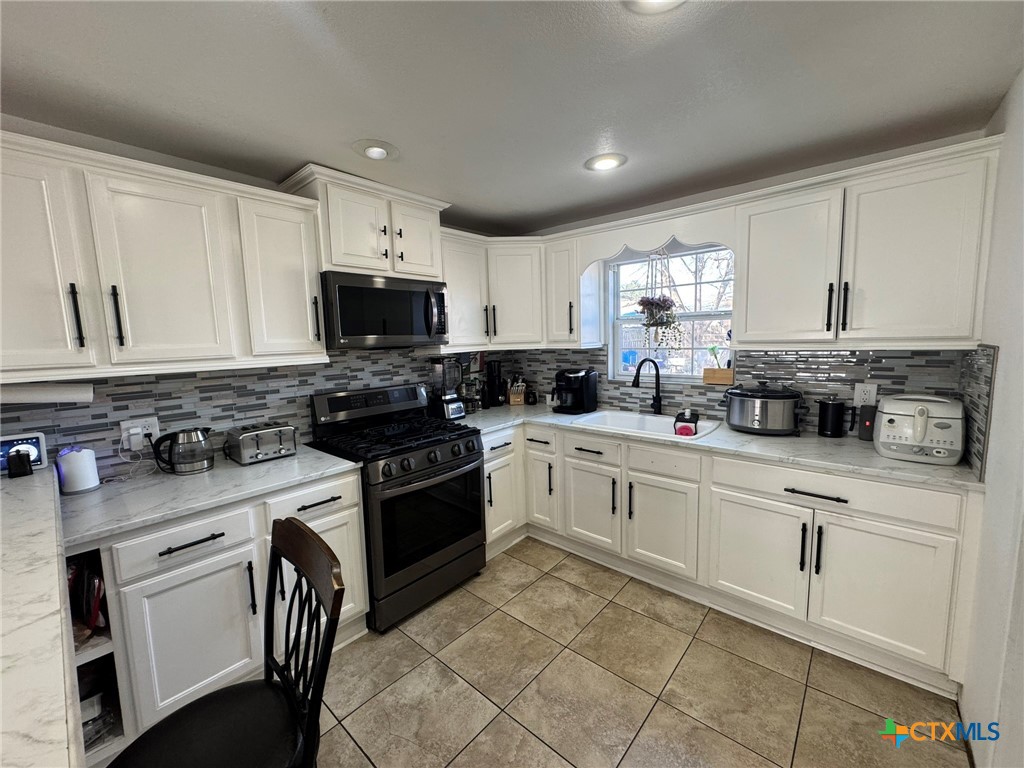 918 N Guadalupe Street — photo