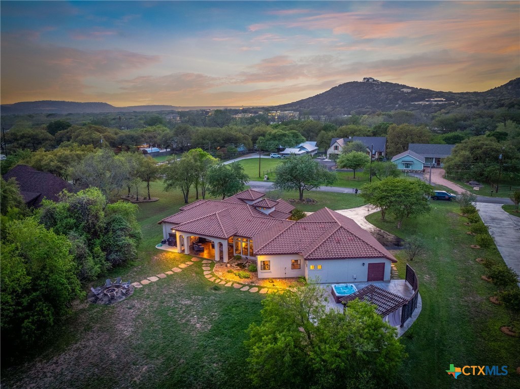 851 River Cliff Drive — photo