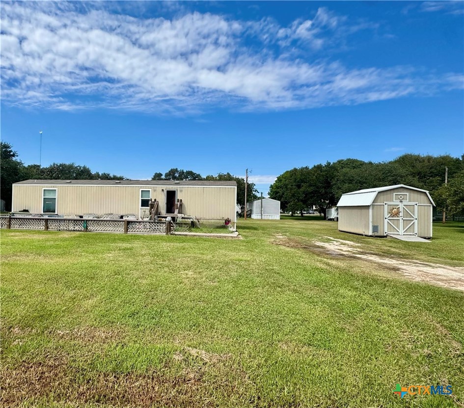 1535 Bayview Drive — photo