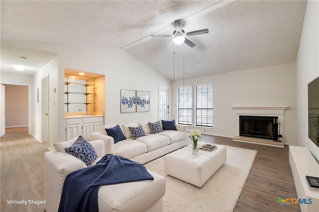 1202 Thorpe Lane 216 — photo