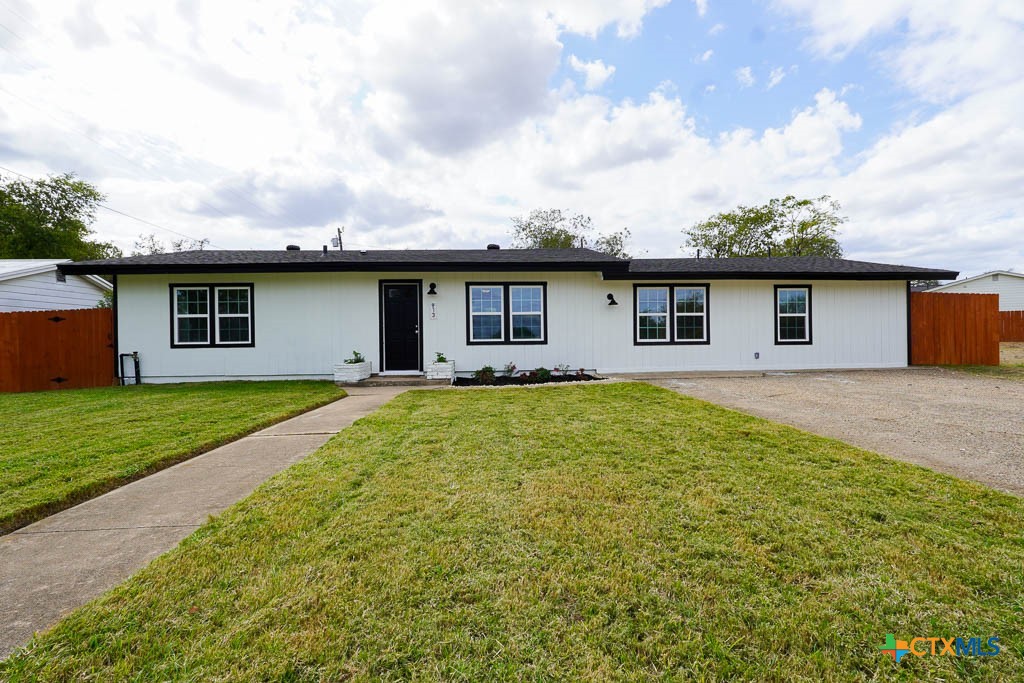 913 Hander Lane — photo