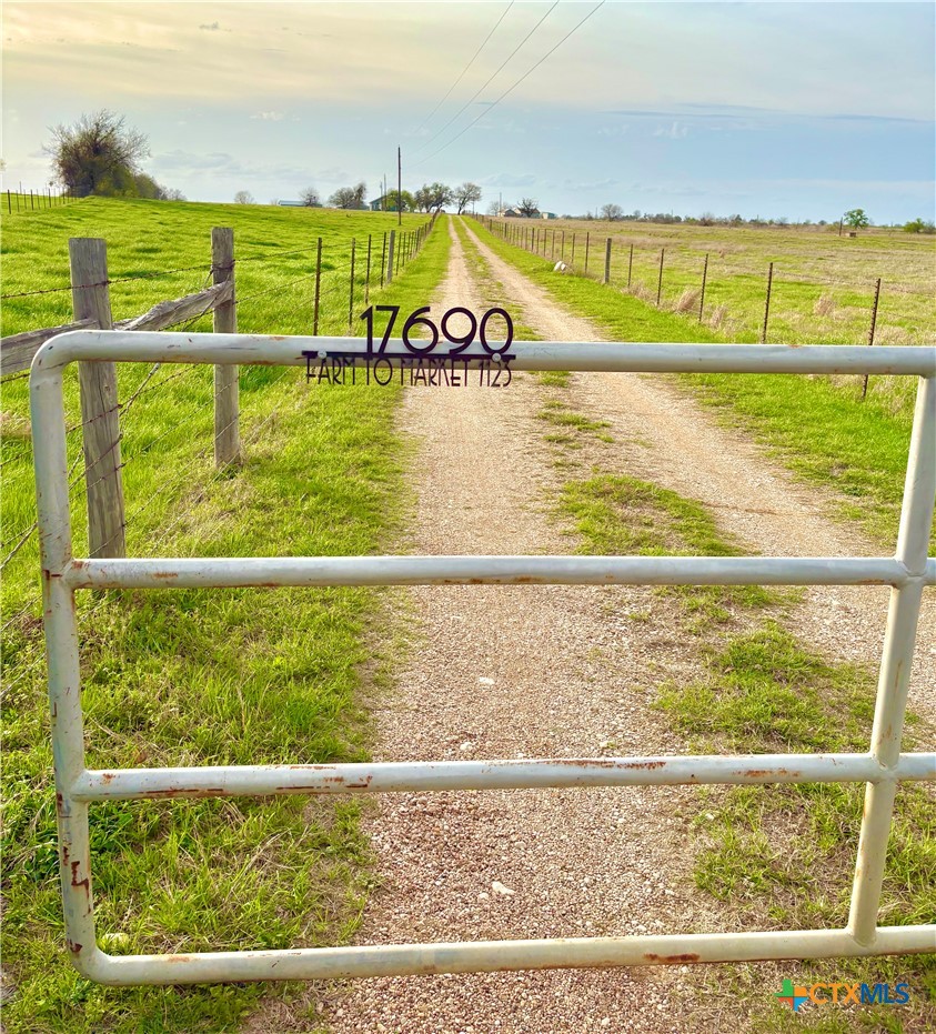 17690 FM 1123 — photo